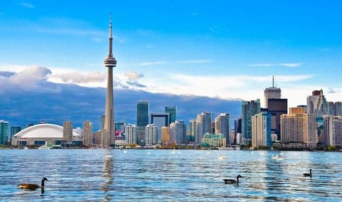 Quanto Custa uma Passagem para Toronto?